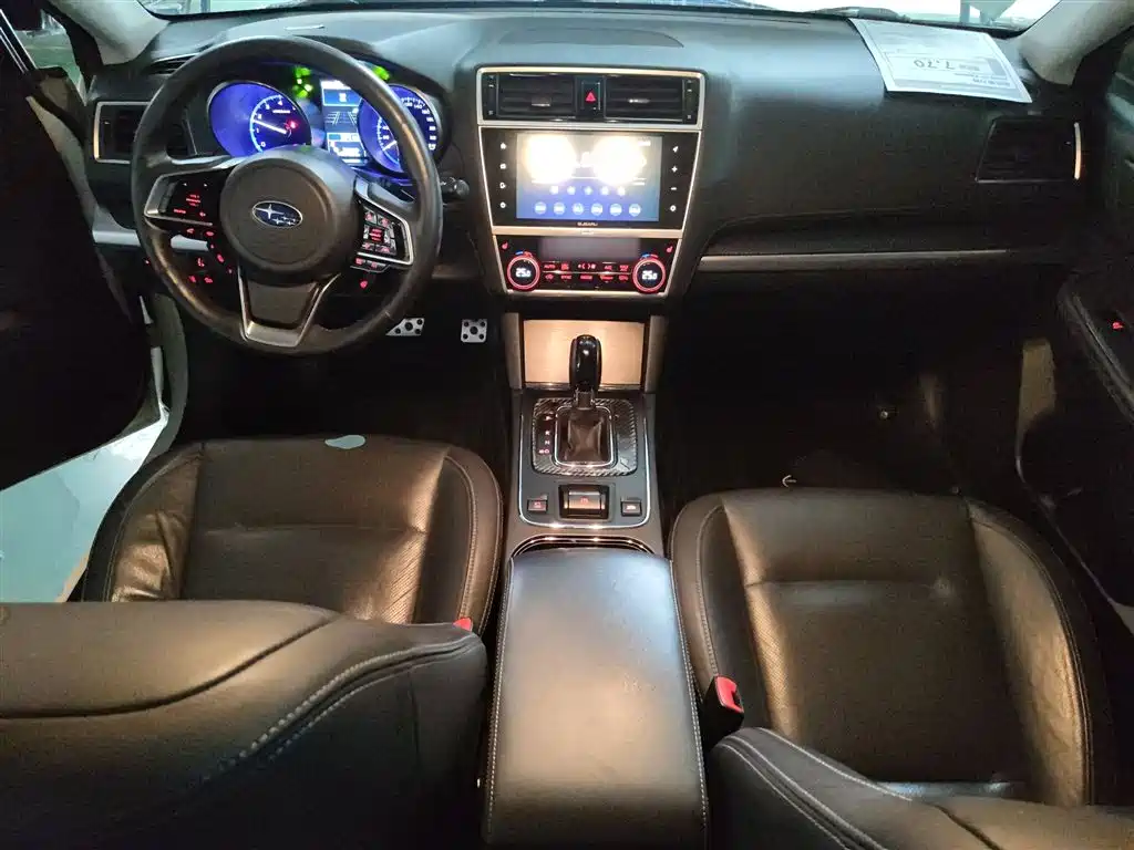 Subaru Legacy - фото 6