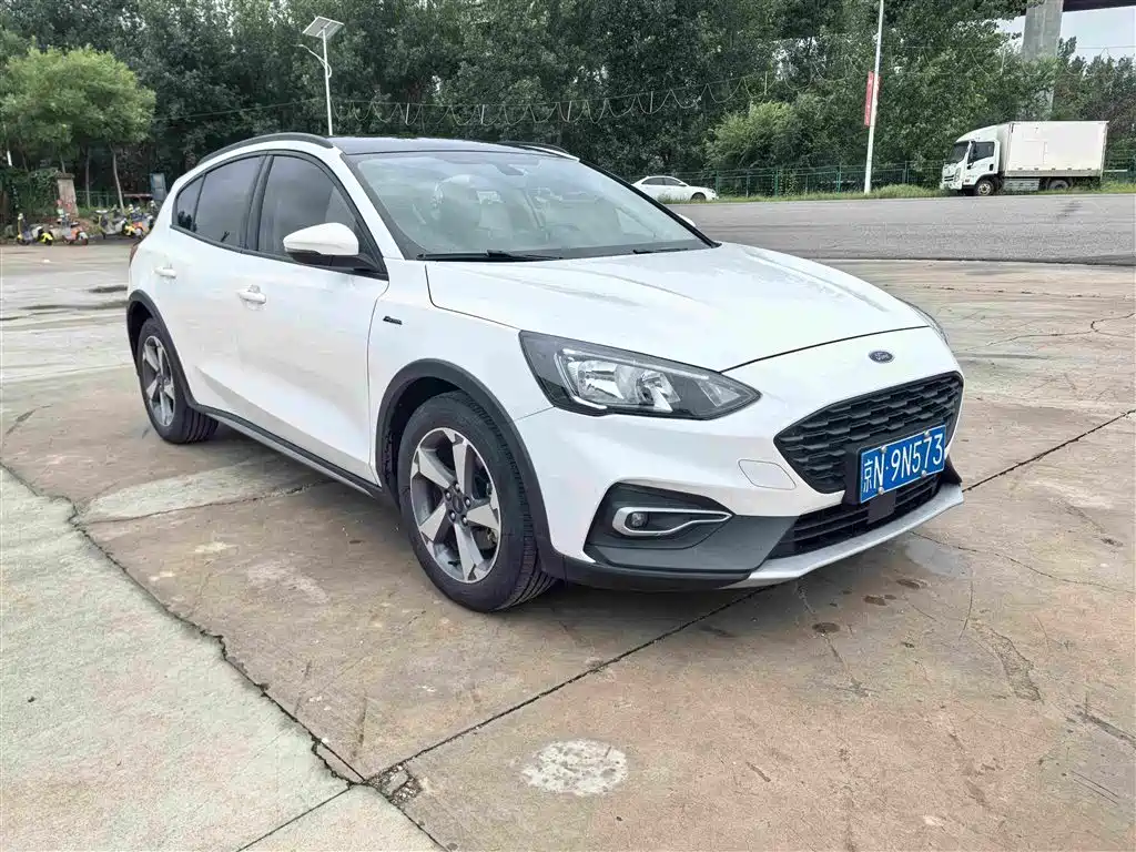 Ford Focus Active — миниатюра 3
