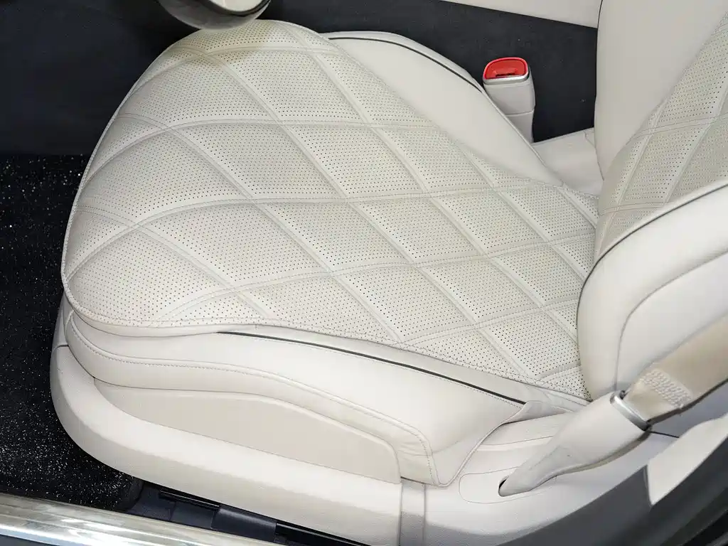 Mercedes-Benz S-Class — миниатюра 13