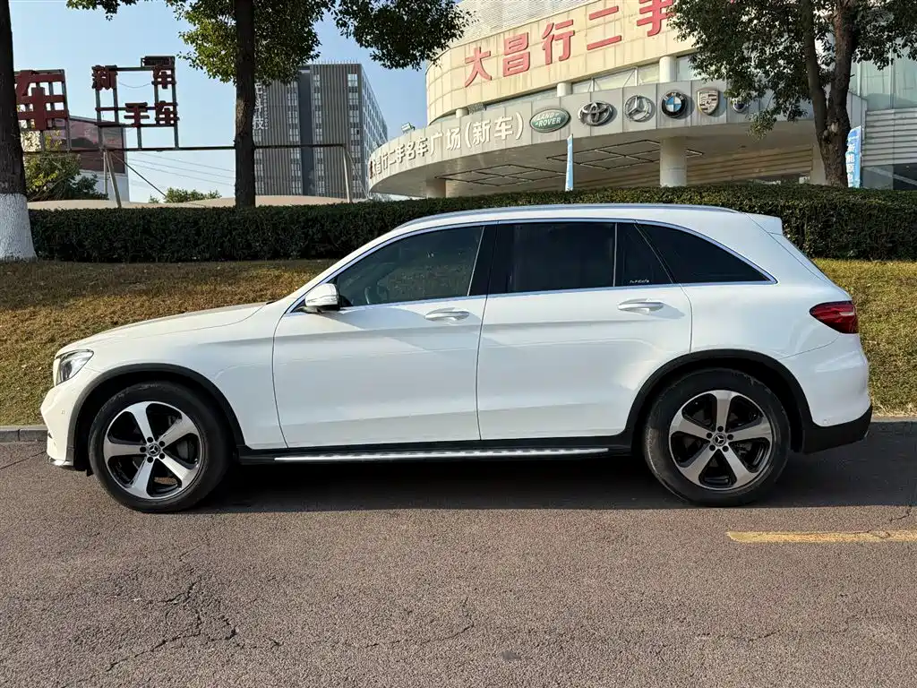 MERCEDES-BENZ GLC