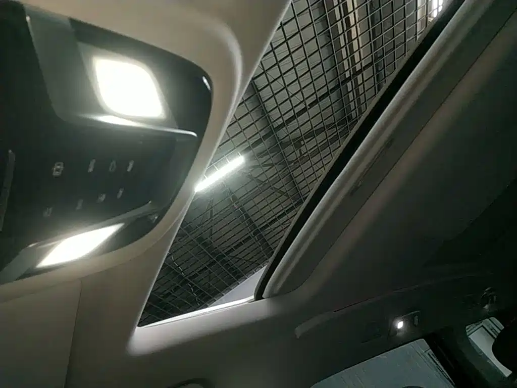 JAC Refine Refine RF8 PHEV — миниатюра 18