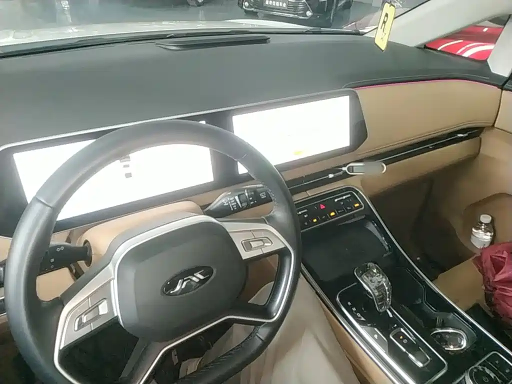 JAC Refine Refine RF8 PHEV — миниатюра 10