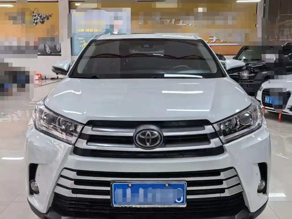 TOYOTA HIGHLANDER