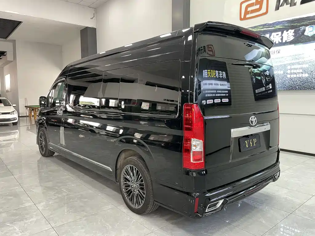 Toyota HiAce 2022 3.5L