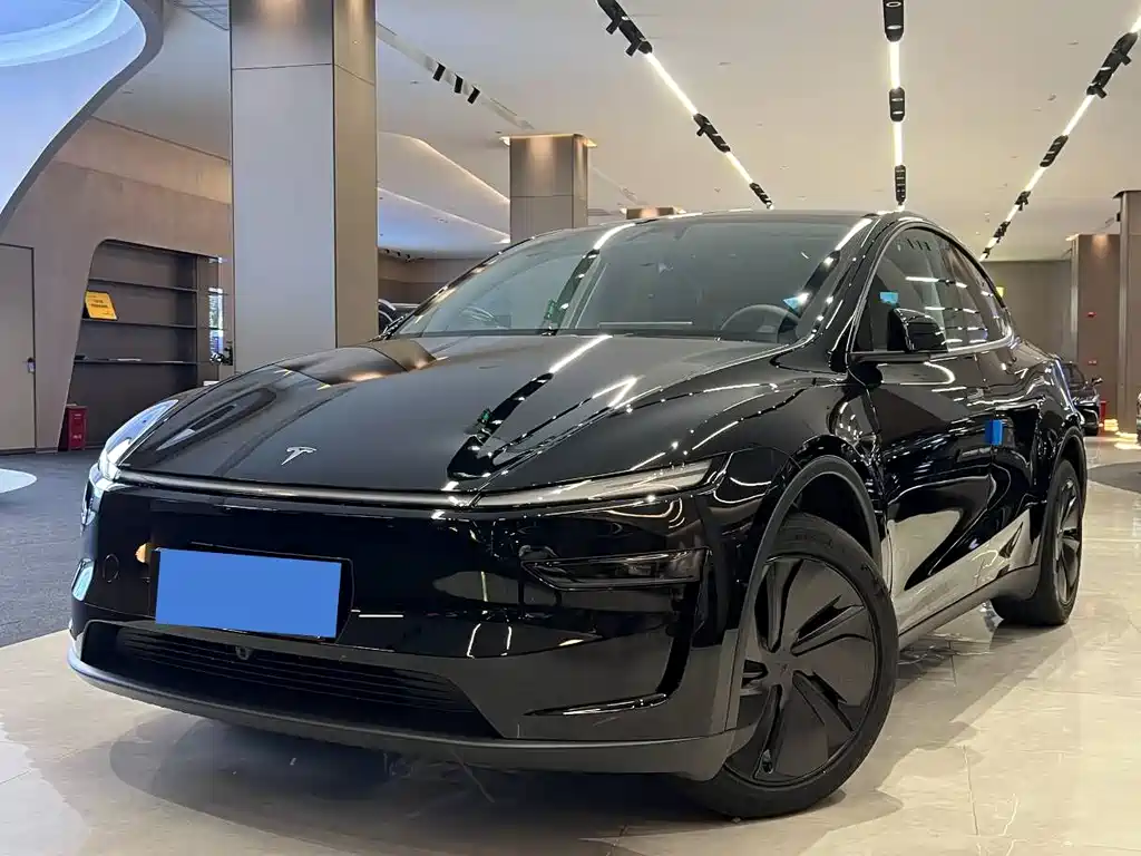 Tesla Model Y 2025