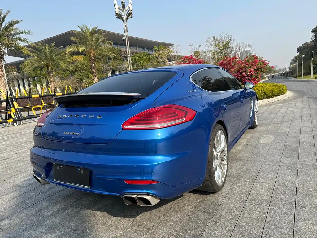 Porsche Panamera — миниатюра 8