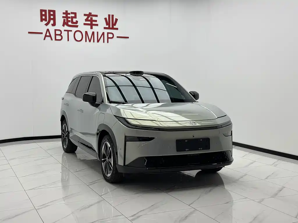 Toyota bZ3X - фото 3