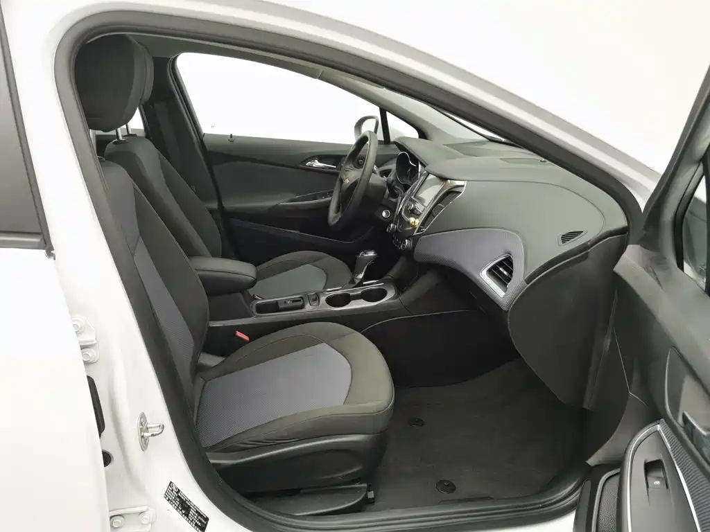 Chevrolet Cruze — миниатюра 23