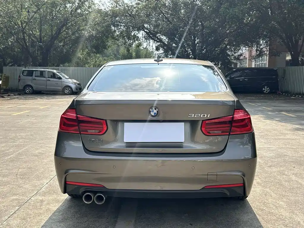 BMW 3 Series — миниатюра 8