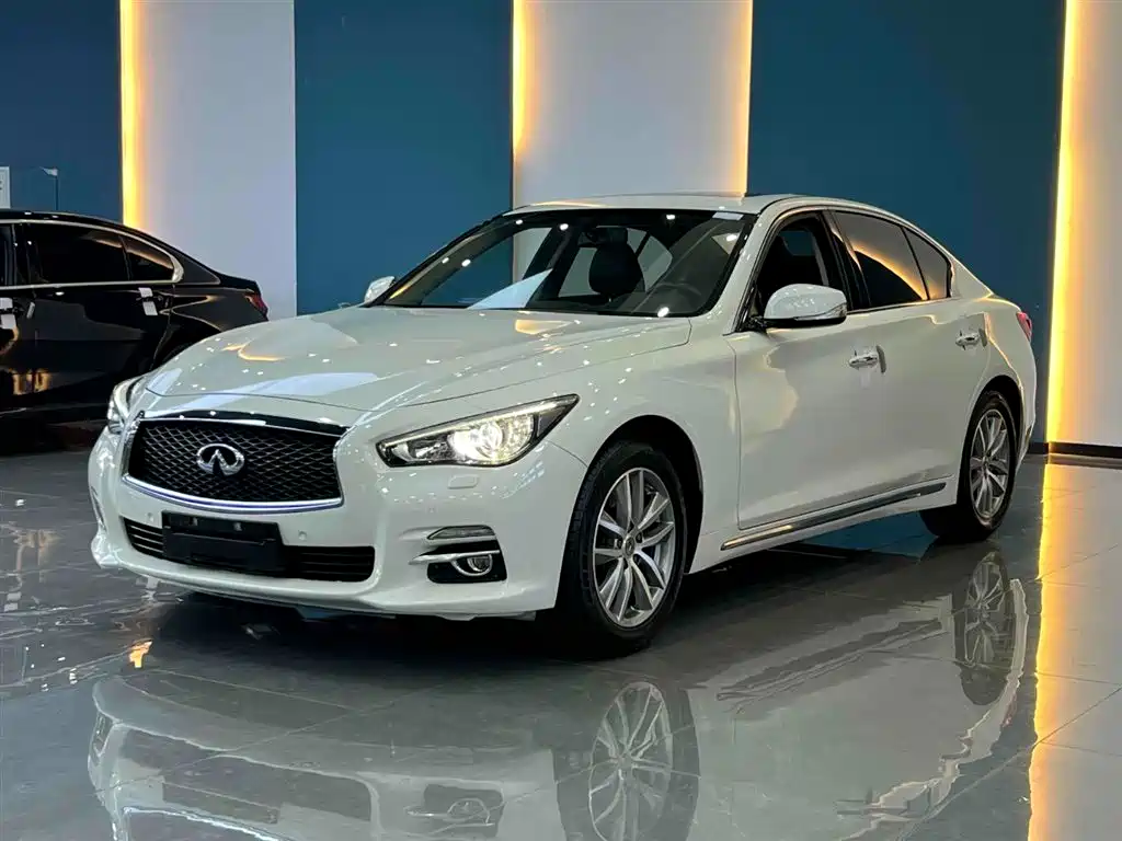 Купить Infiniti Q50L