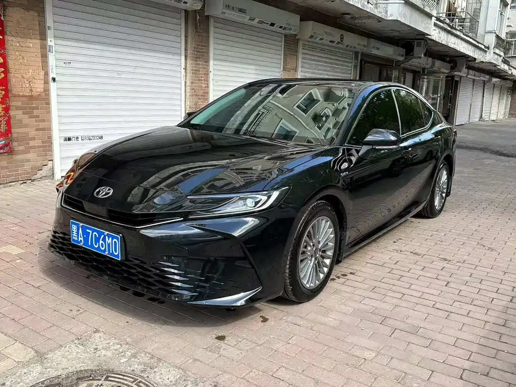 Toyota Camry 2025