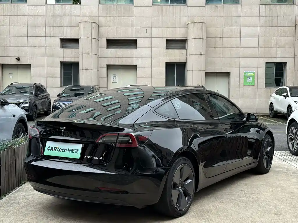 Tesla Model 3 — миниатюра 4