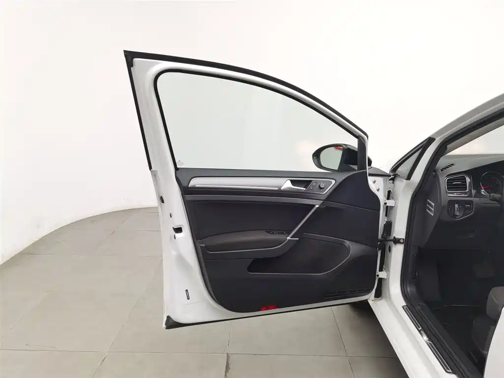 Volkswagen Golf 2017 1.6L AT Comfort