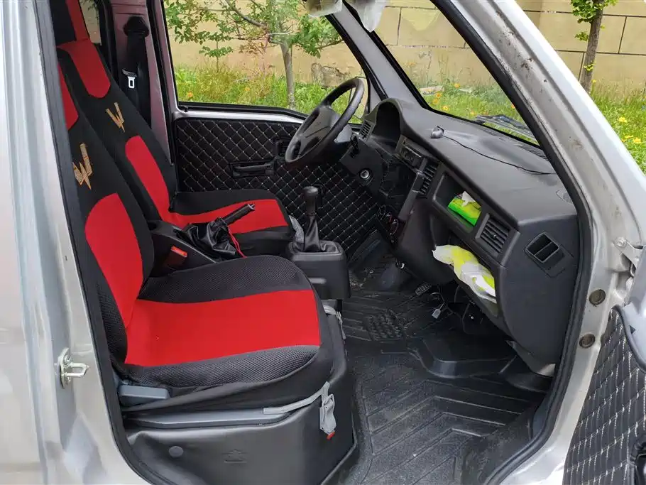 Wuling Sunshine 2023 1.5L 5/7 мест