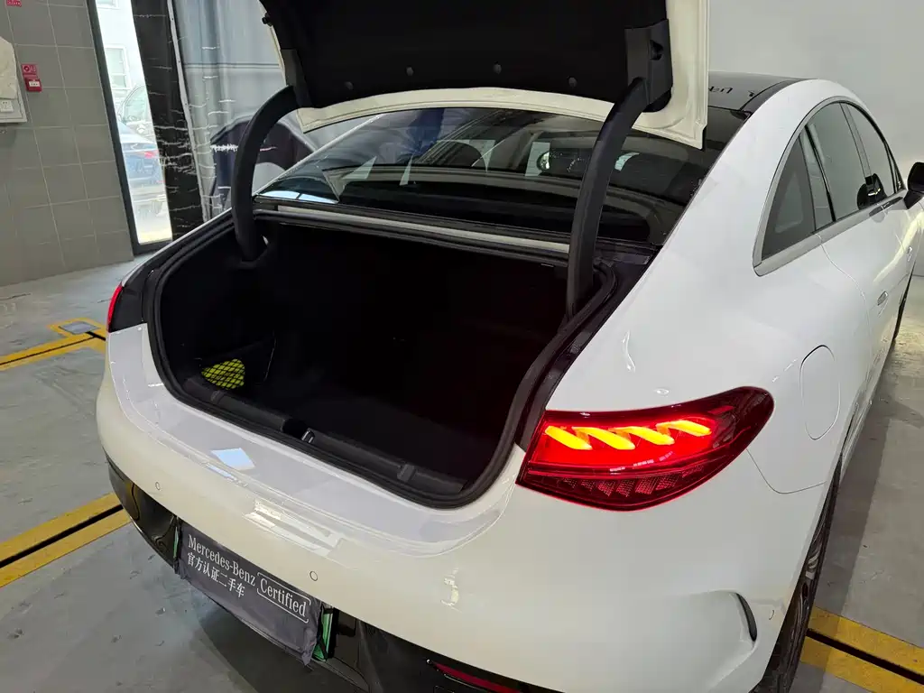 Mercedes-Benz EQE — миниатюра 18