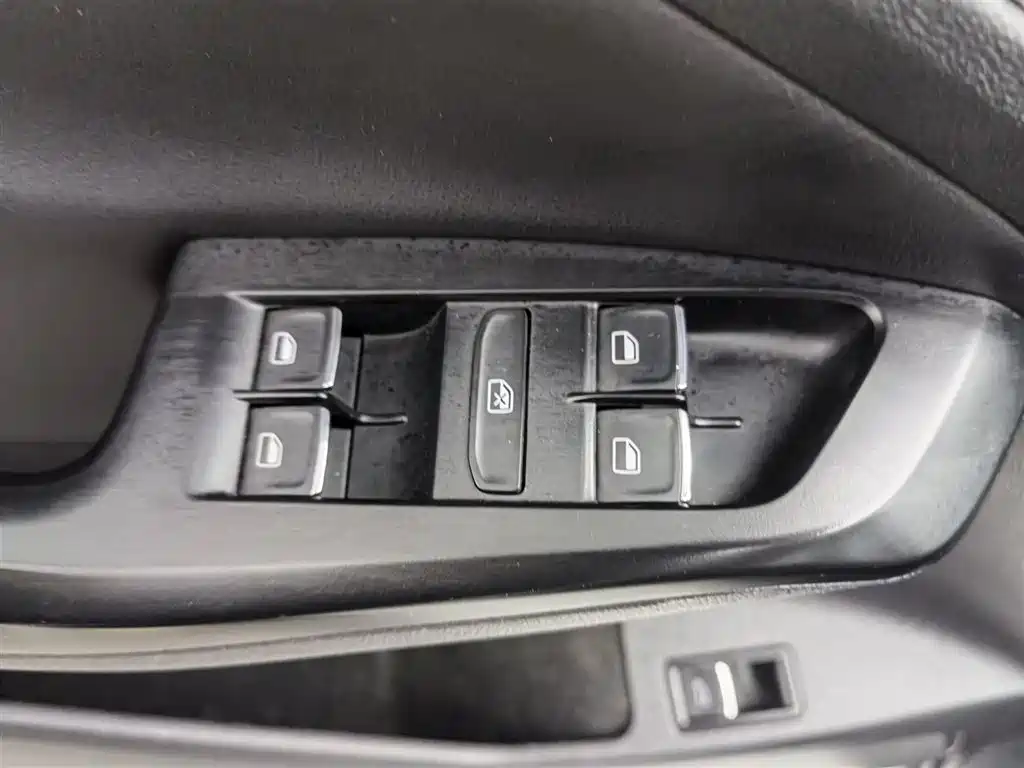 Volkswagen Sagitar 2018 280TSI DSG