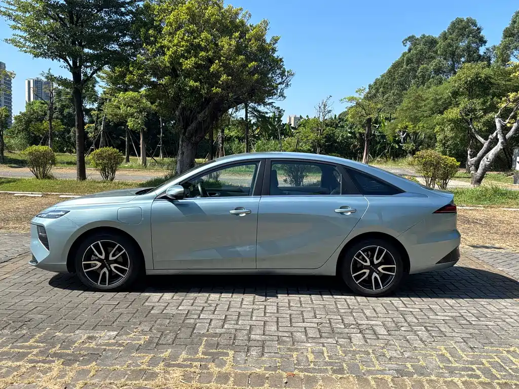 Roewe D6 — миниатюра 4