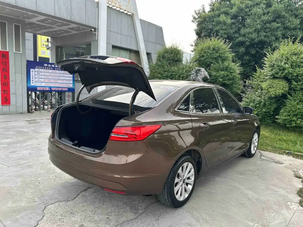 Ford Escort 1.5L Manual Fashion Type, фото 20