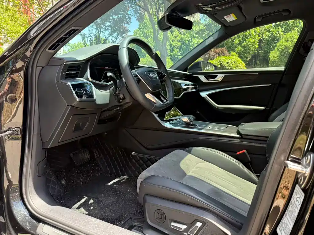 Audi A6L 2024 45 TFSI quattro Premium