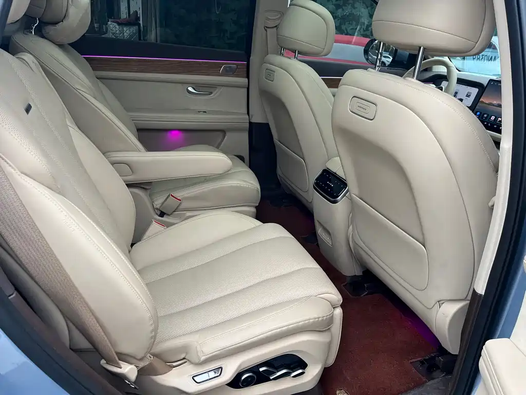 AITO ASK THE WORLD M7