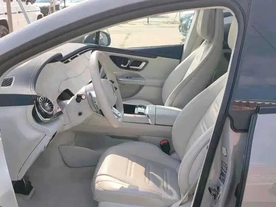 Mercedes-Benz EQE AMG — миниатюра 8