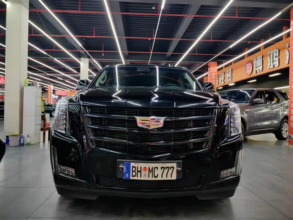 Cadillac Escalade — миниатюра 2
