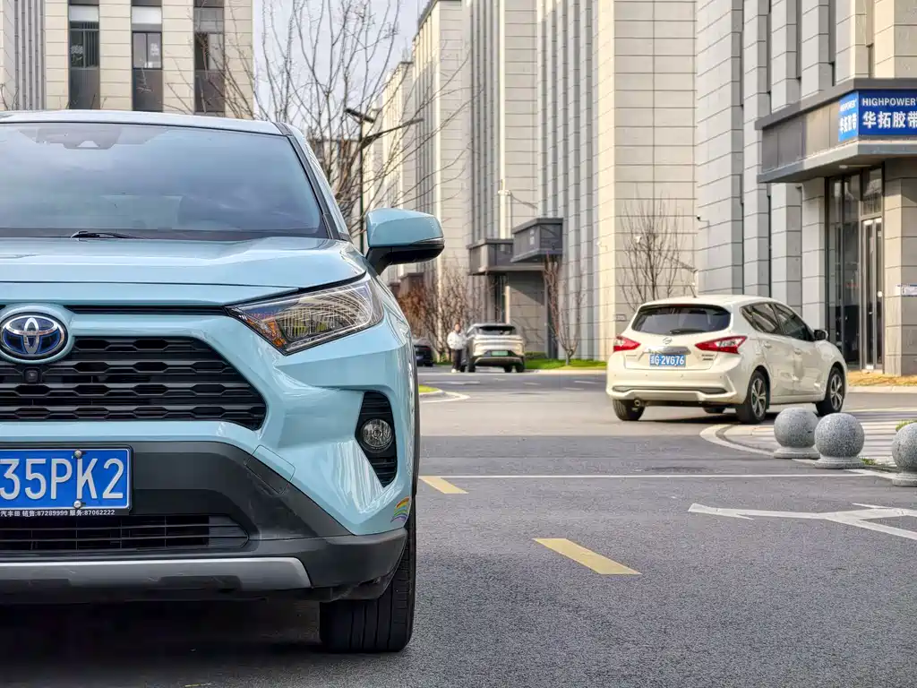 TOYOTA RAV4 RONGFANG