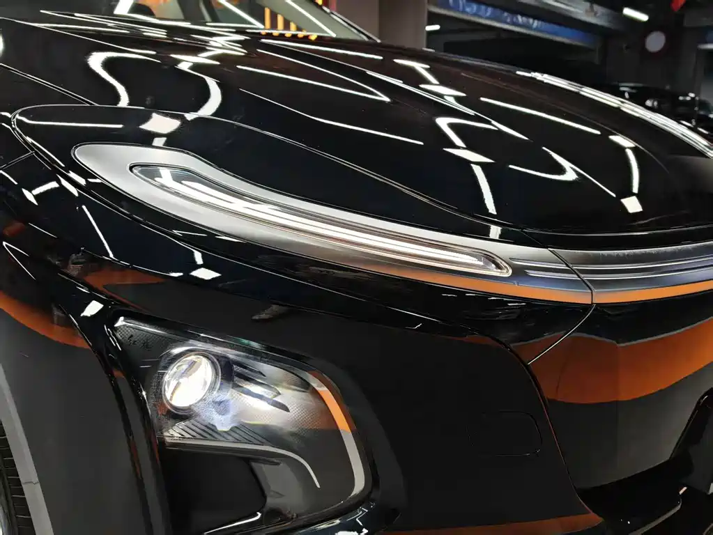 Hongqi E-QM5 2025 610km PLUS