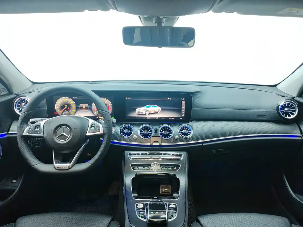 Mercedes-Benz E-Class — миниатюра 18