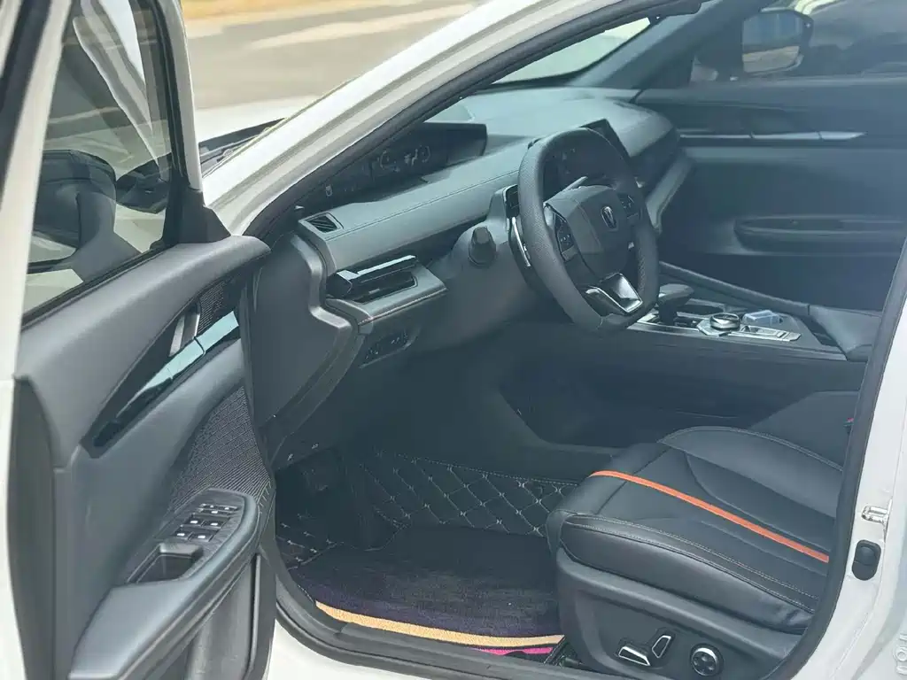 Changan UNI-V 2024 1.5T Luxury Sport
