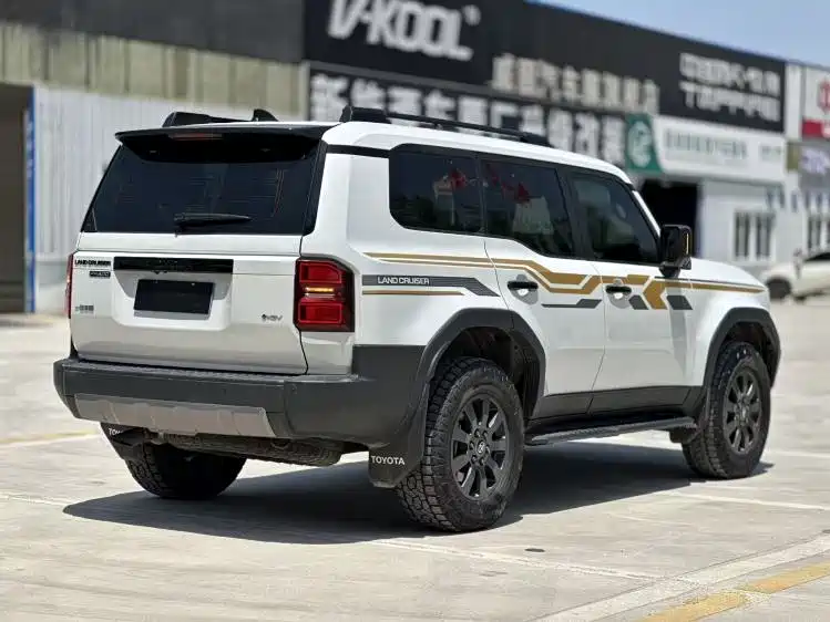Toyota Land Cruiser Prado 2024 2.4T WX 6 мест