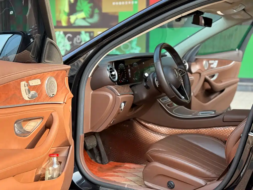 MERCEDES-BENZ E CLASS