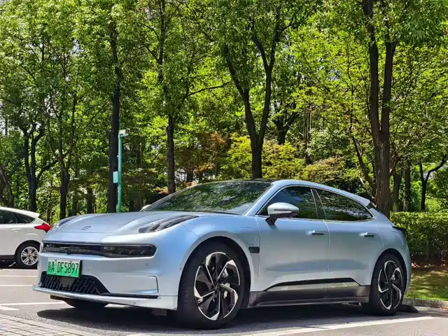 2023 Zeekr 001
