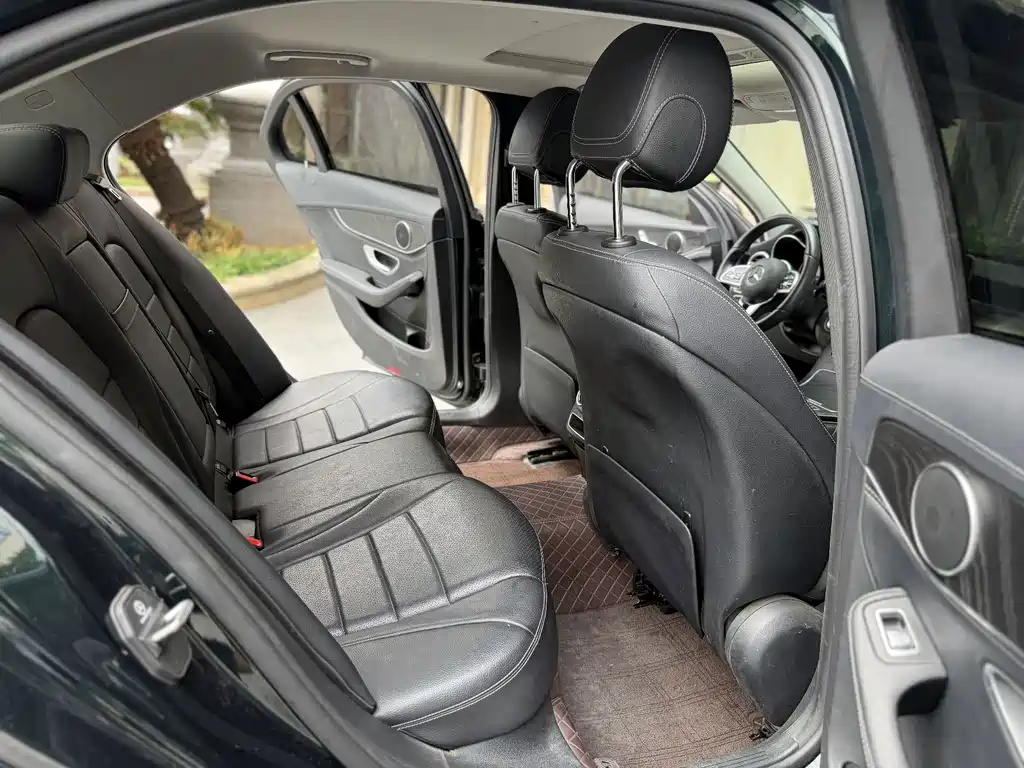 Mercedes-Benz C-Class — миниатюра 5