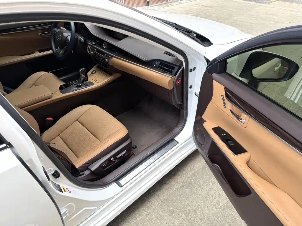Lexus ES — миниатюра 6