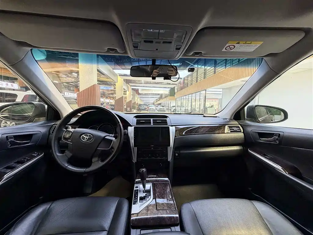 Toyota Camry — миниатюра 6