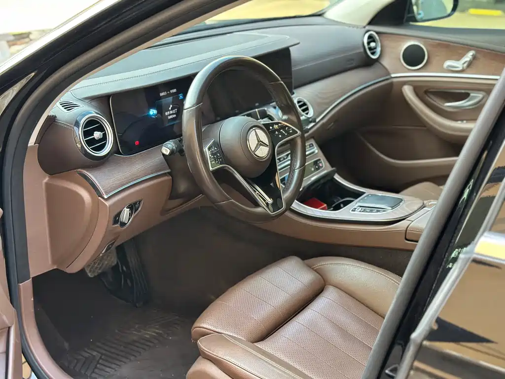 MERCEDES-BENZ E CLASS