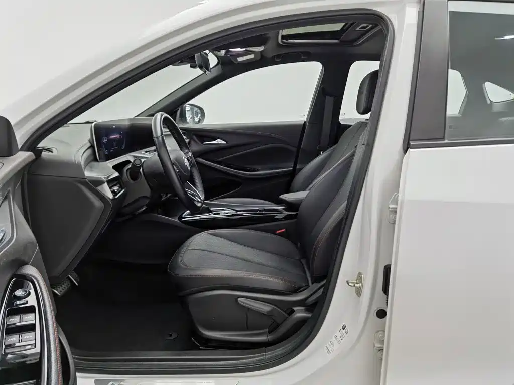 Buick Verano — миниатюра 10