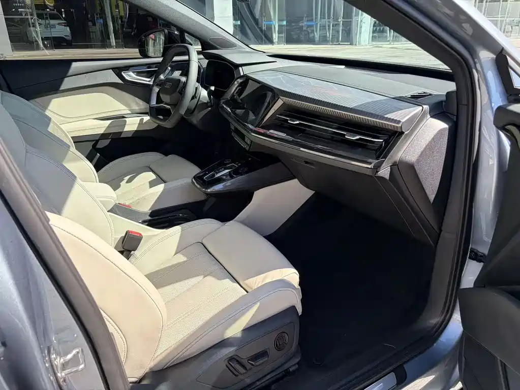 Audi Q4 e-tron — миниатюра 13