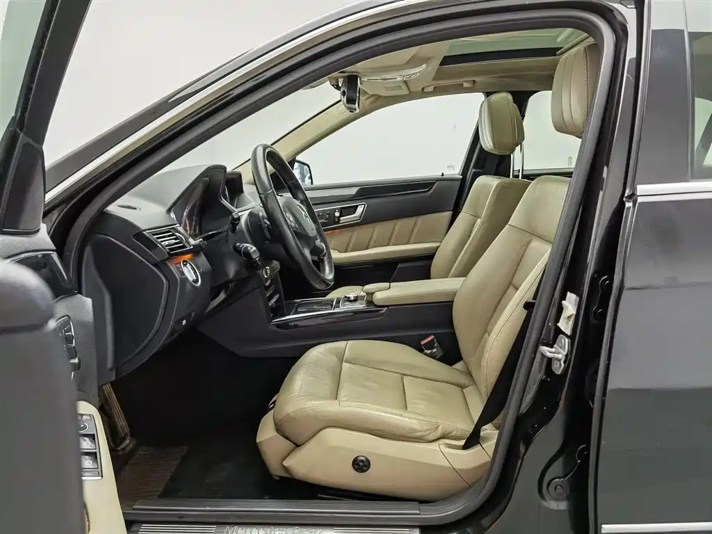 Mercedes-Benz E-Class E 2012 E 260 L CGI Fashion