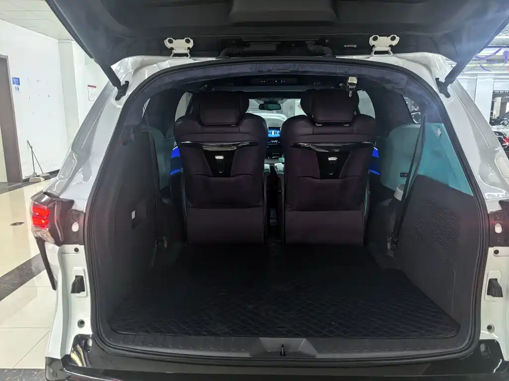 Toyota Sienna — миниатюра 7