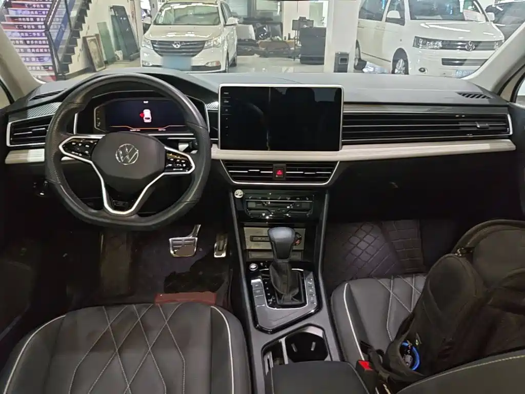Volkswagen Tiguan L — миниатюра 10