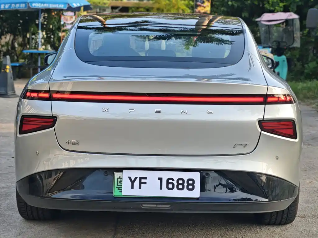 XPeng P7 — миниатюра 12