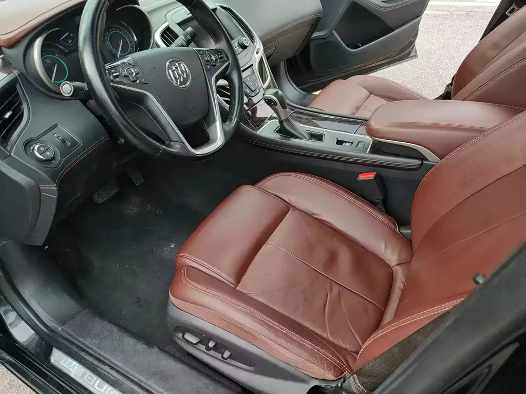 Buick LaCrosse — миниатюра 7