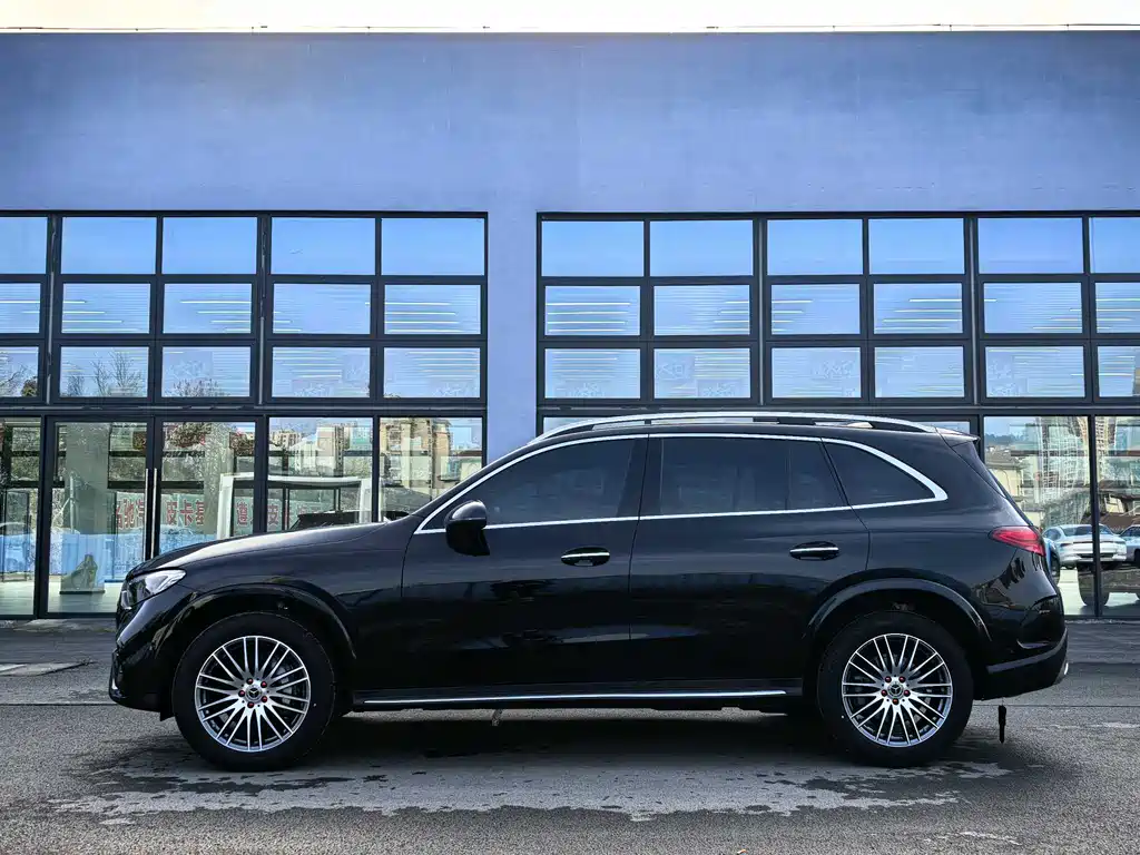 Mercedes-Benz GLC 2025 GLC 300 L 4MATIC 5 мест