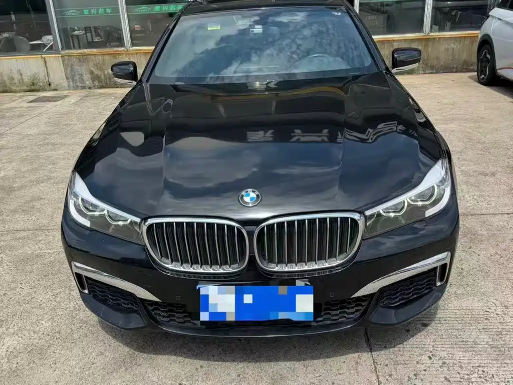 BMW 7 Series — миниатюра 2