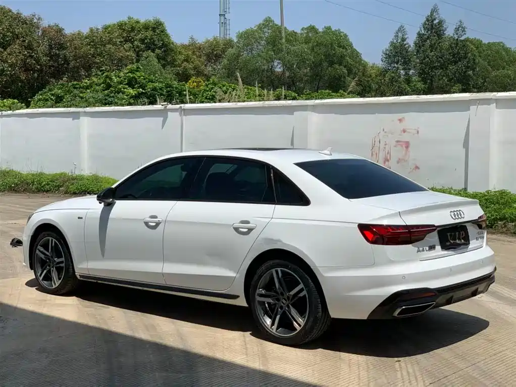 Audi A4L 2022 40 TFSI Luxury