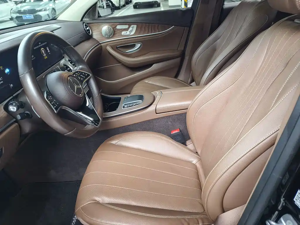 Mercedes-Benz E-Class — миниатюра 5