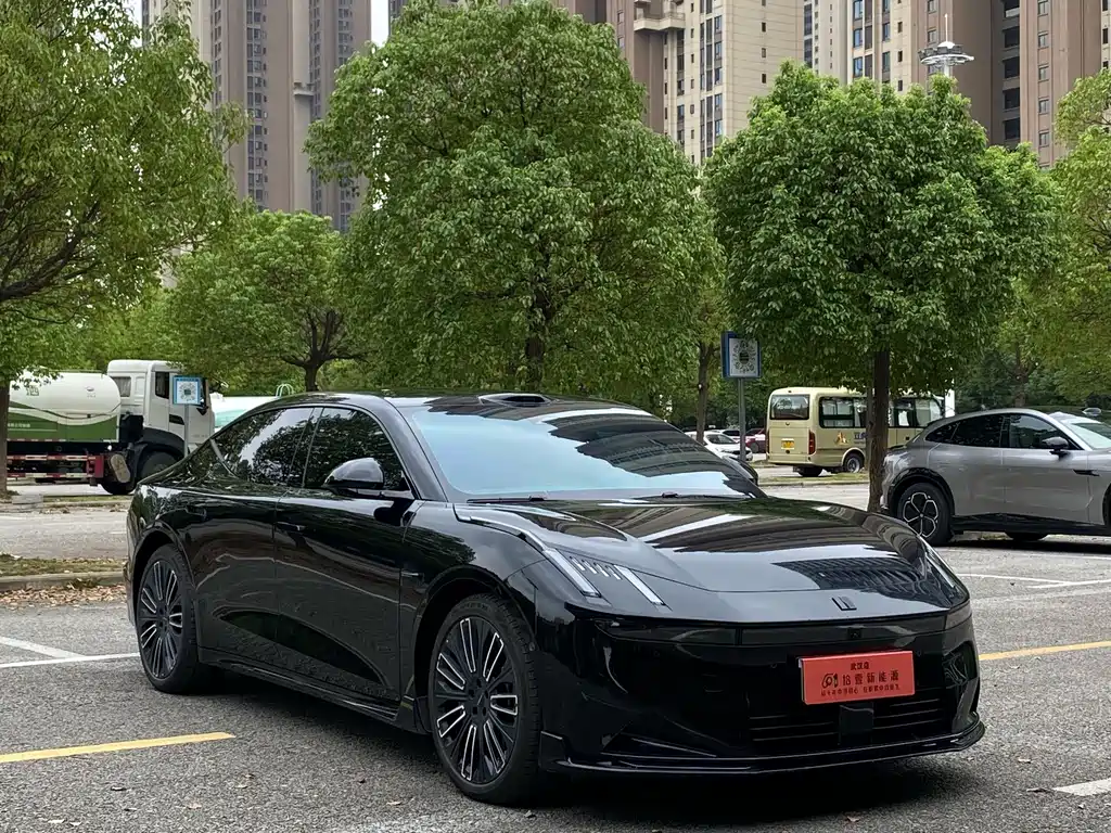 Lynk & Co 10 — миниатюра 3