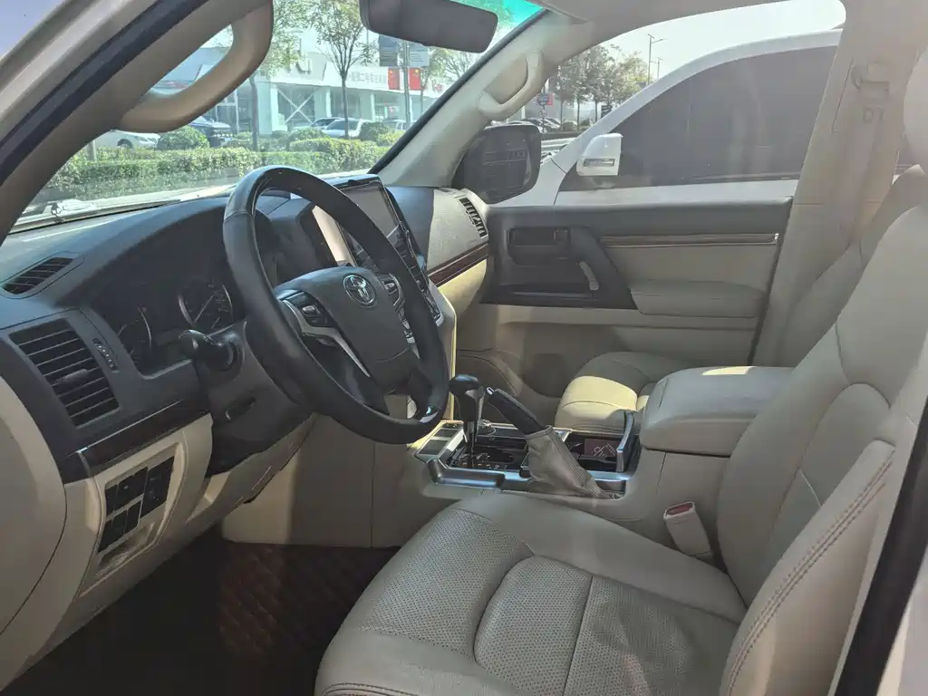 Toyota Land Cruiser — миниатюра 4